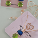 Conjunto de Brinco e Colar com Pedras Coloridas – Azul e Verde, Banhado a Ouro 18K