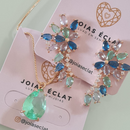 Conjunto Flor Azul e Verde com Colar e Brincos Banhados a Ouro 18K