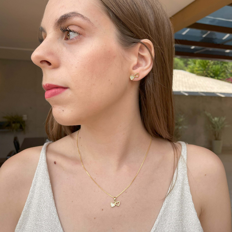 Conjunto Dois Pequenos Corações com  Zircônias Banhado a Ouro 18K