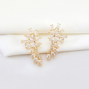 Brincos Florais Luxuosos - Elegância e Brilho, Banhado a Ouro 18K