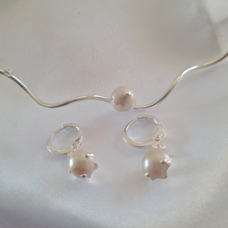 Conjunto clássico Colar e Brinco com Pérola Banhado em Prata