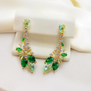 Conjunto Brincos Longos na cor Verde Esmeralda com Colar e Pingente