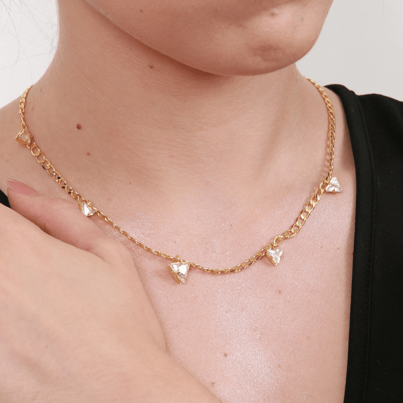 Conjunto Triângulo Dourado: Brinco e Colar com Pedras Cristal Banhado no Ouro 18k