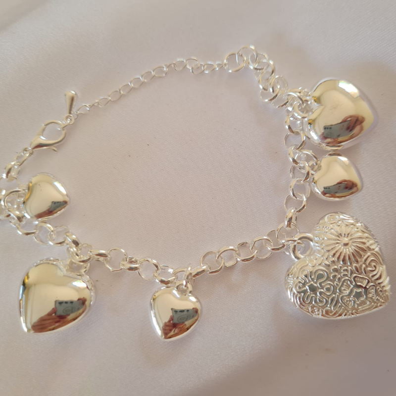 Pulseira Corações Charm - Branhada em Prata