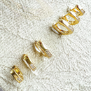 Trio quadradinhos cravejado com zircônias, banhado no Ouro 18k